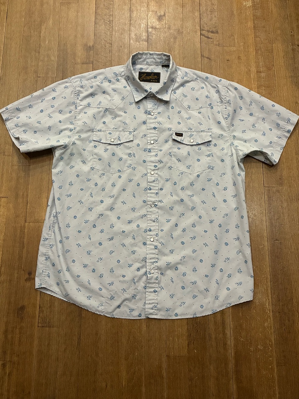 Howler Brothers White Short-Sleeve Button-Up wi/ Blue Floral Print - LARGE - EUC